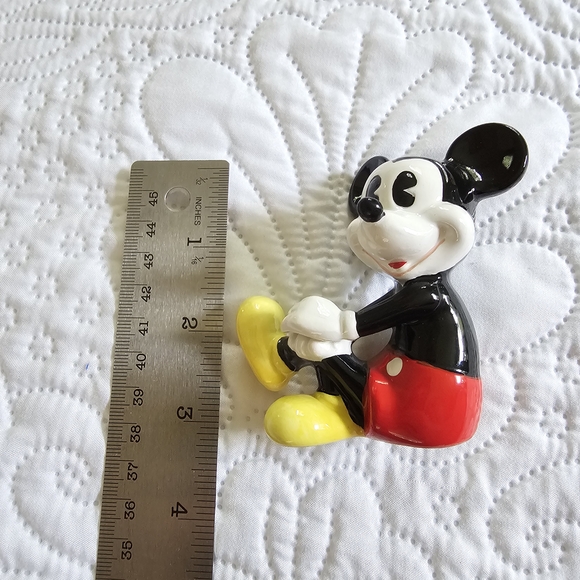 Disney Mickey Mouse Figure, Sitting - Black, Red, Yellow, 3 Inches - Picture 5 of 7